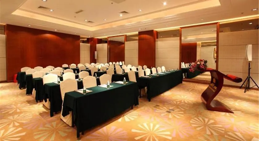 Grand Soluxe Hotel And Resort San-ja