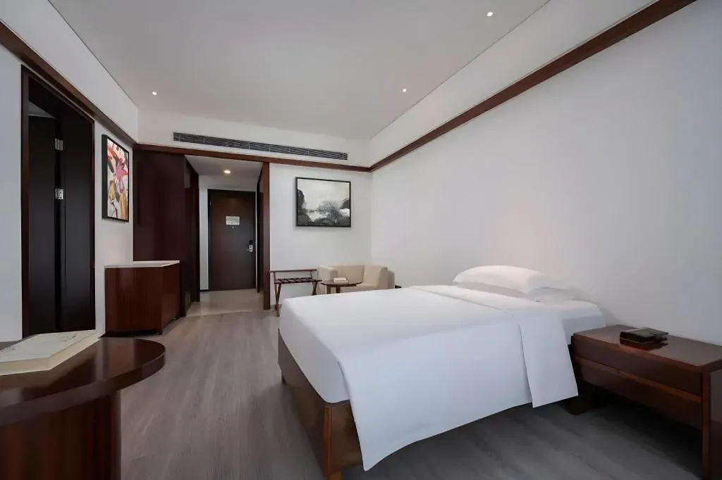 Grand Soluxe Hotel And Resort San-ja