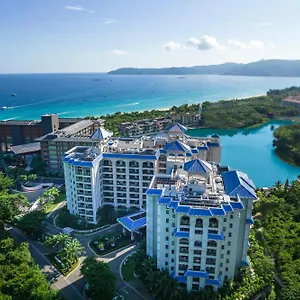 Hotel & Yalong Bay